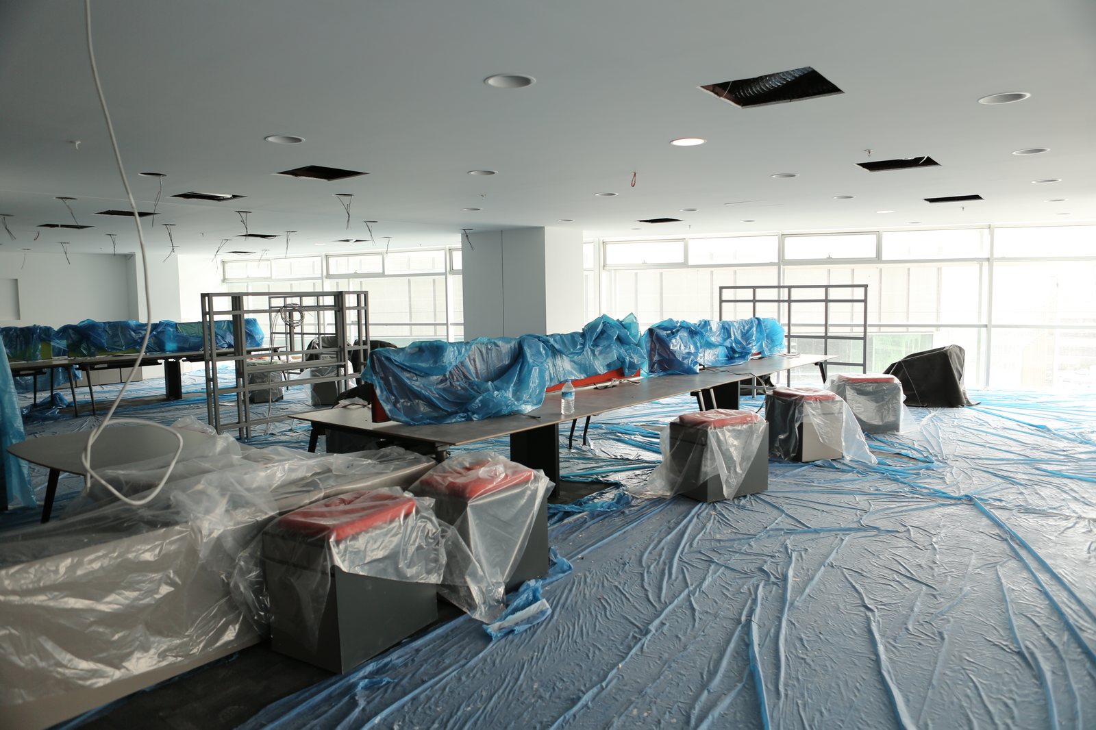 Furniture and floor protection during works in a furnished commercial interior