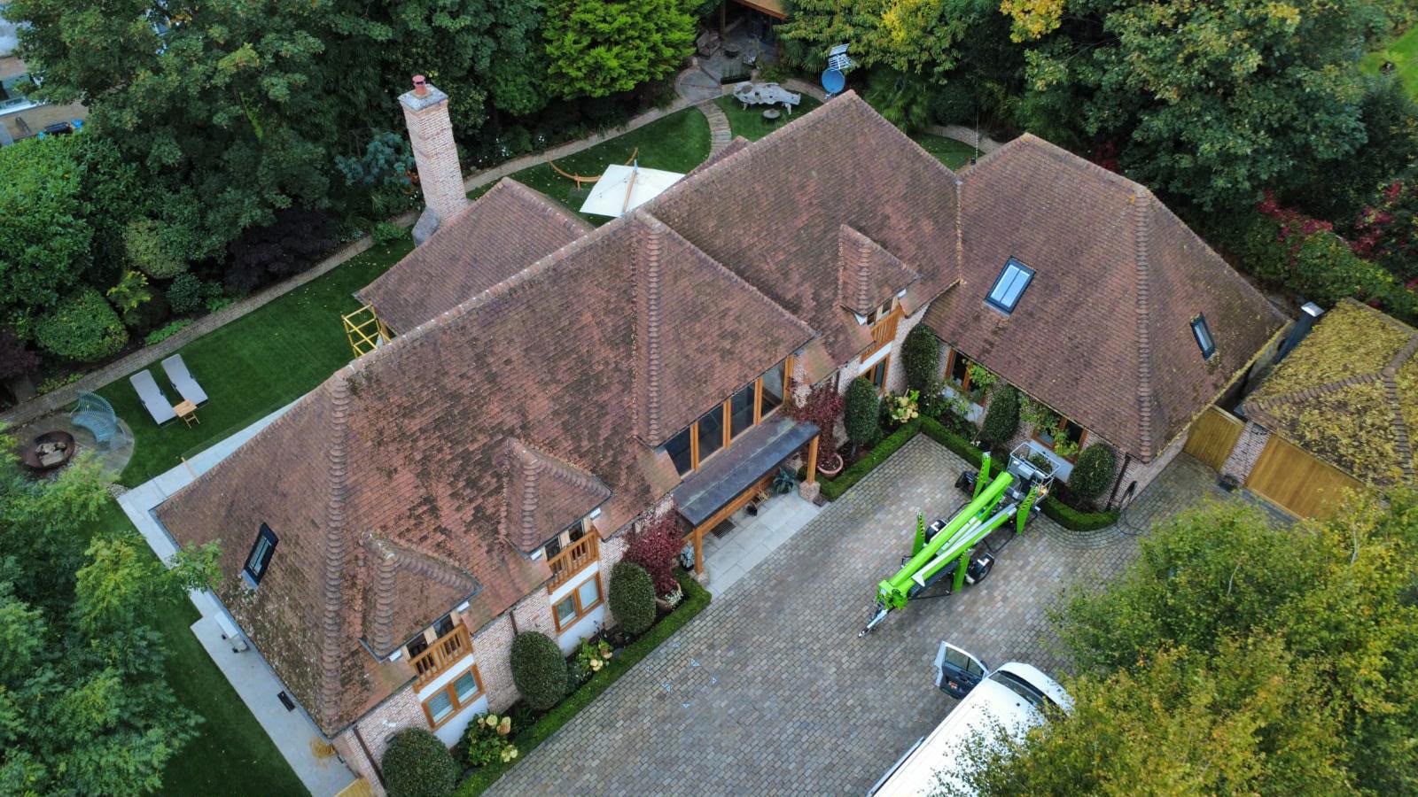 Roof before deep clean